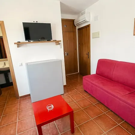 Apartmán Con Aire Acondicionado Y Parking Solo Aceptamos Familias Y Parejas *