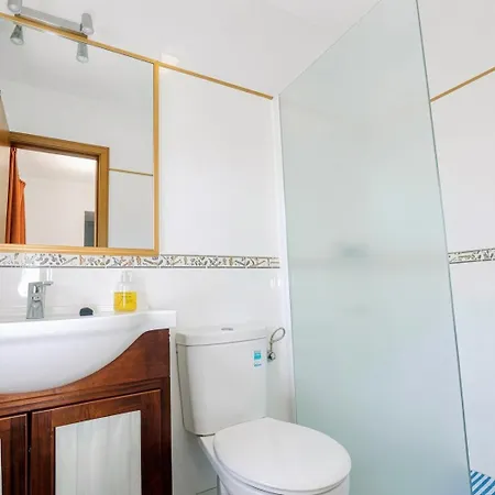 Apartmán Con Aire Acondicionado Y Parking Solo Aceptamos Familias Y Parejas